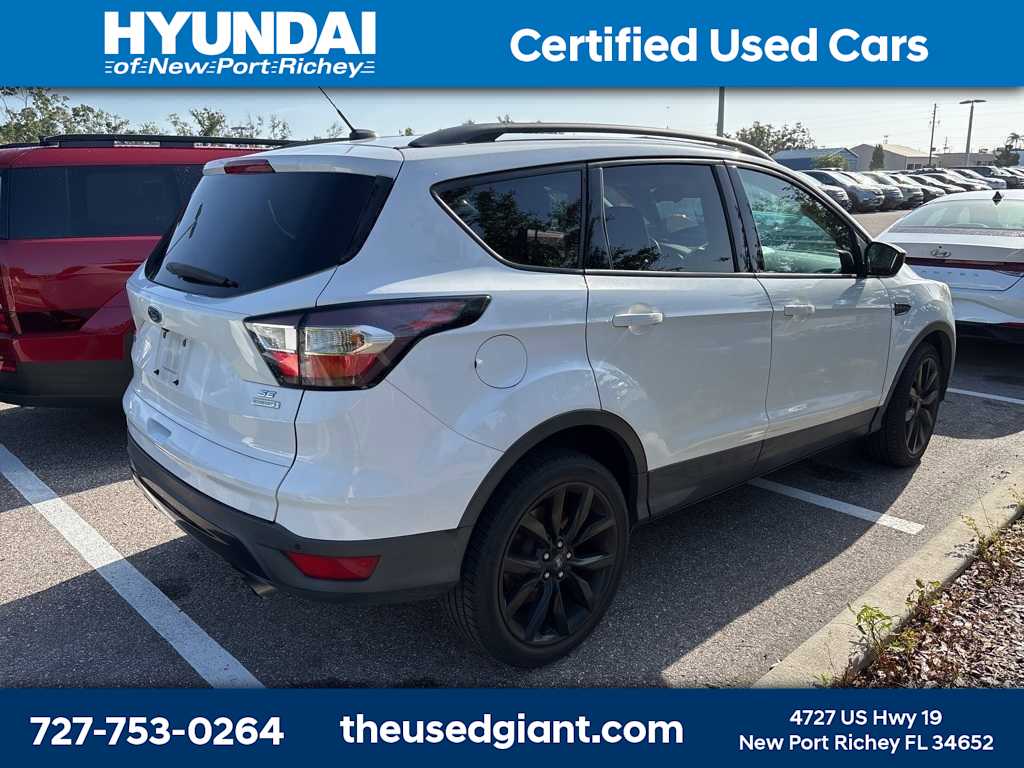 Thumbnail: 2017 Ford Escape - 3