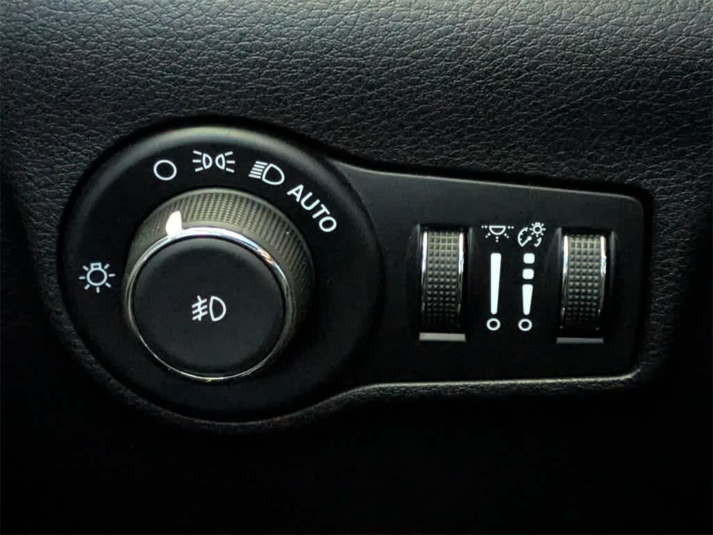 Thumbnail: 2023 Jeep Compass - 28