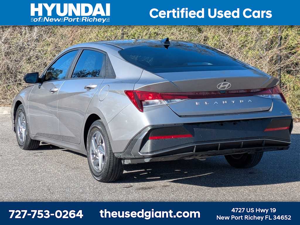 Thumbnail: 2024 Hyundai Elantra - 3