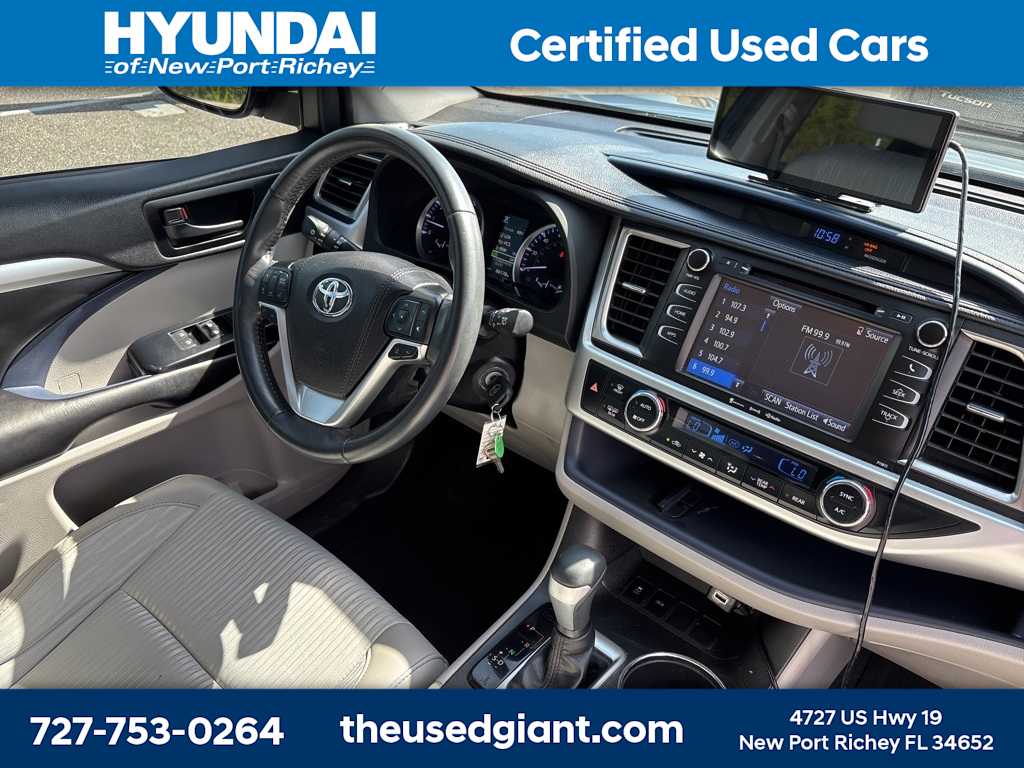Thumbnail: 2019 Toyota Highlander - 7