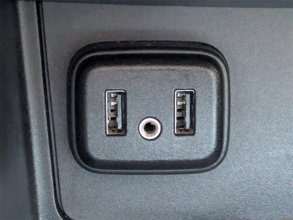 Thumbnail: 2019 Chevrolet Colorado - 24