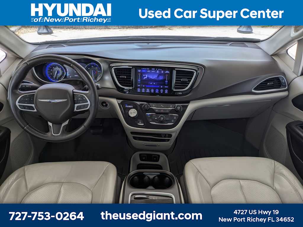 Thumbnail: 2017 Chrysler Pacifica - 25