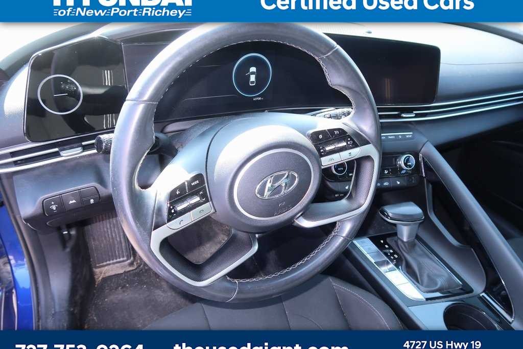 Thumbnail: 2023 Hyundai Elantra - 10