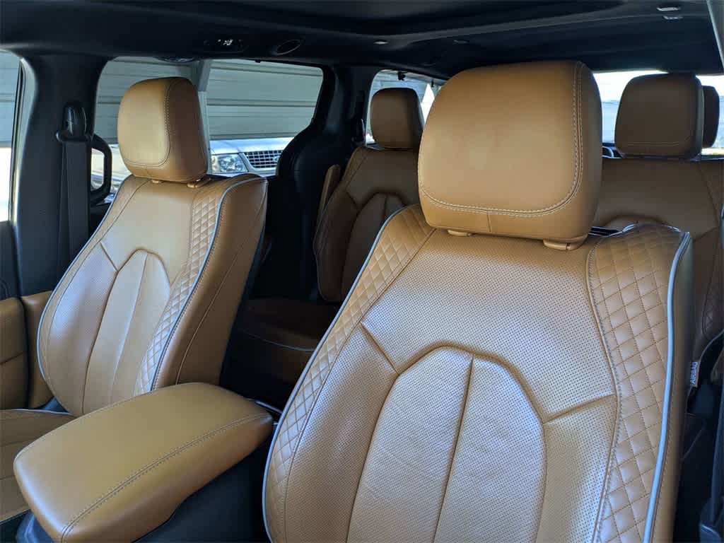 Thumbnail: 2022 Chrysler Pacifica - 7