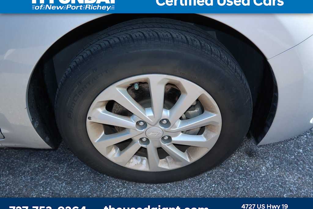 Thumbnail: 2022 Hyundai Accent - 5
