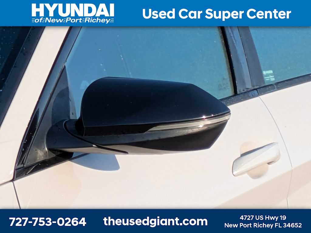 Thumbnail: 2022 Hyundai Elantra - 11