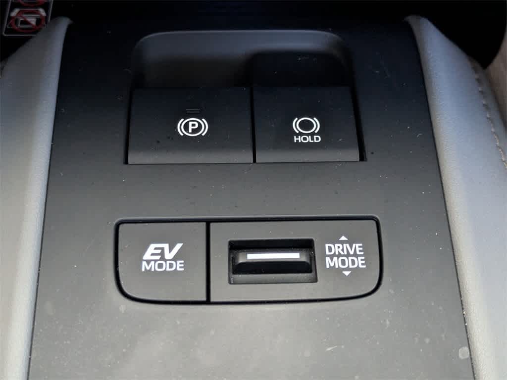 Thumbnail: 2024 Toyota Venza - 32