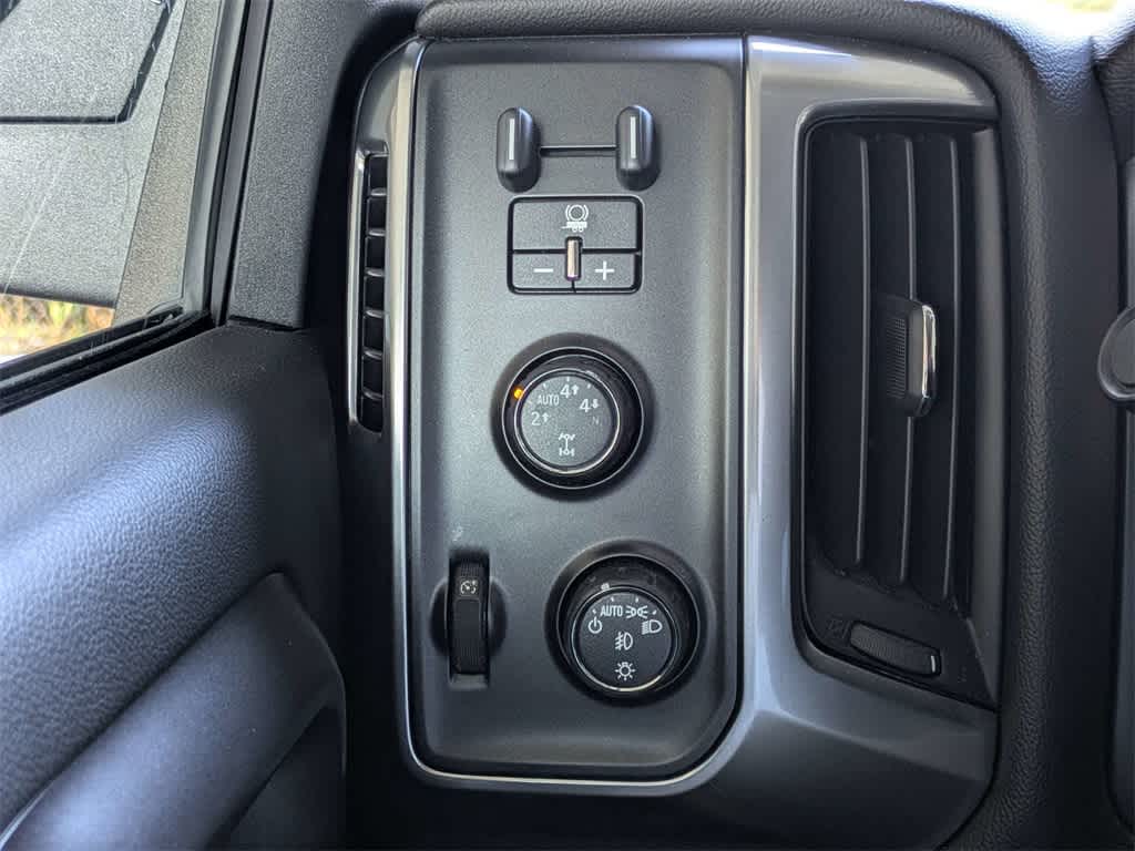 Thumbnail: 2016 Chevrolet Silverado 1500 - 27