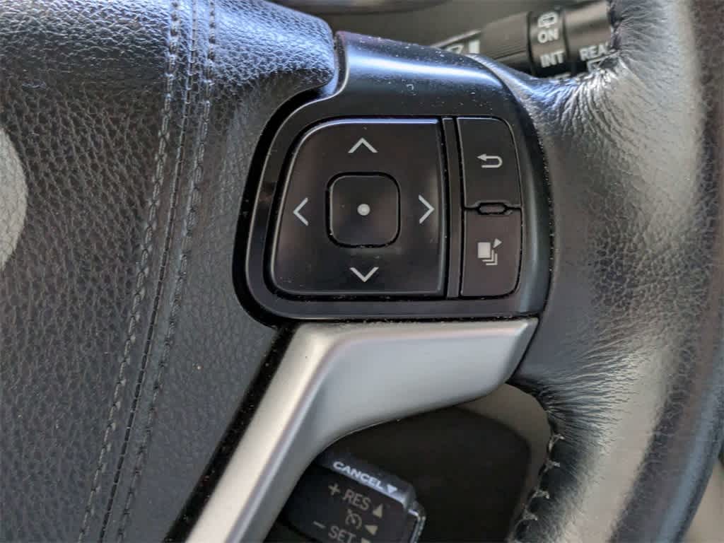 Thumbnail: 2015 Toyota Sienna - 34