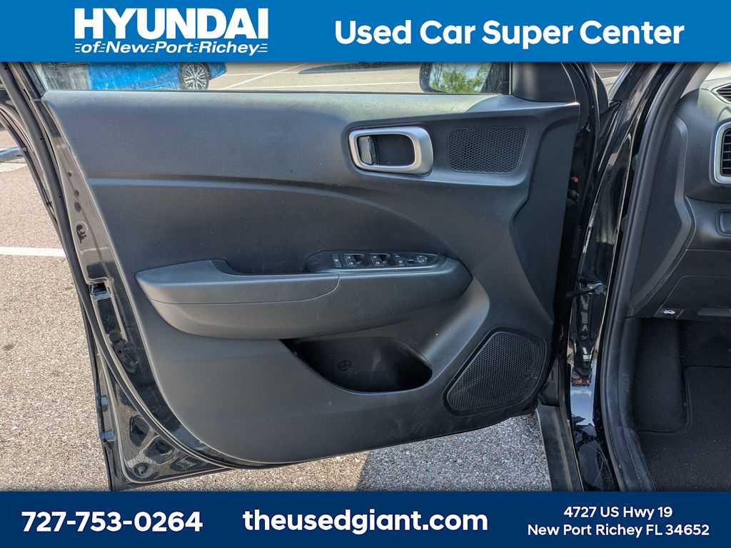 Thumbnail: 2022 Hyundai Venue - 9