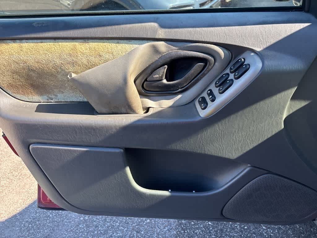 Thumbnail: 2006 Ford Escape - 10