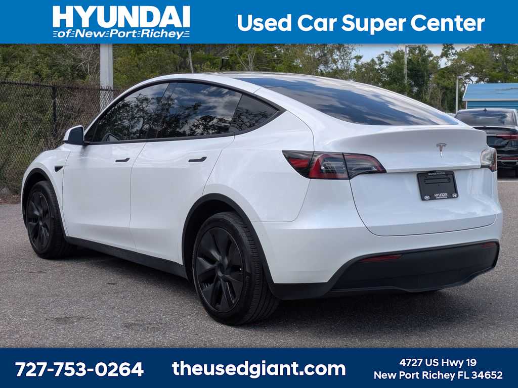 Thumbnail: 2024 Tesla Model Y - 3