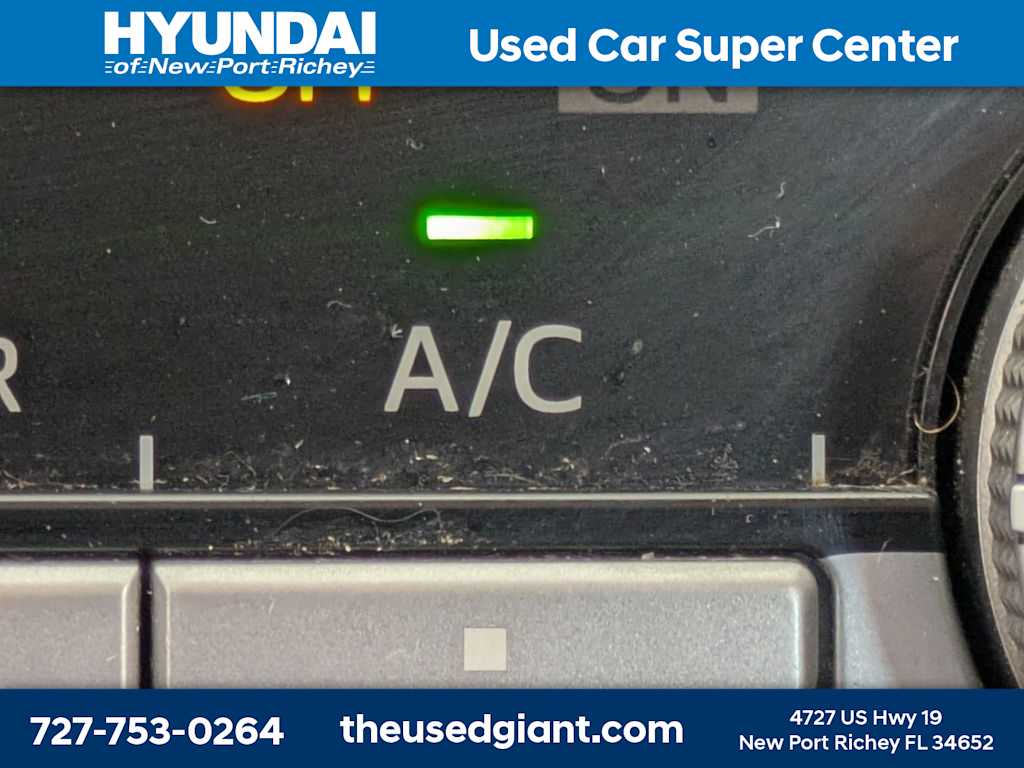 Thumbnail: 2012 Toyota Camry - 20