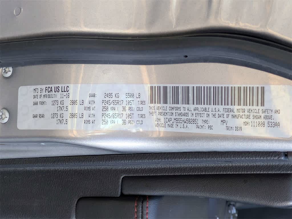 Thumbnail: 2017 Jeep Cherokee - 42