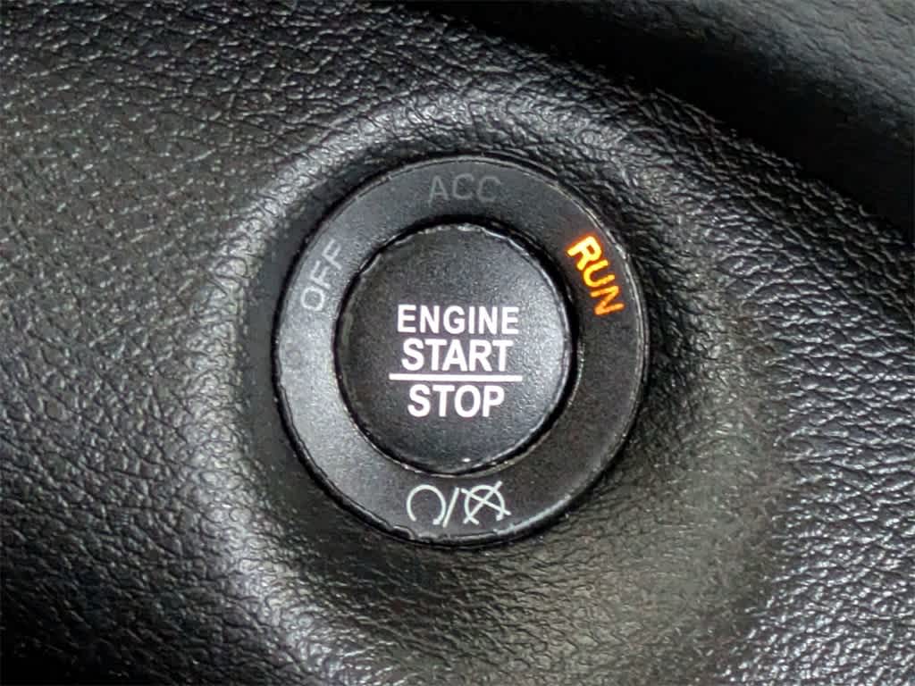 Thumbnail: 2019 Jeep Cherokee - 41