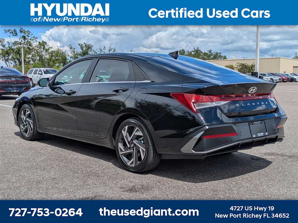 Thumbnail: 2024 Hyundai Elantra - 3