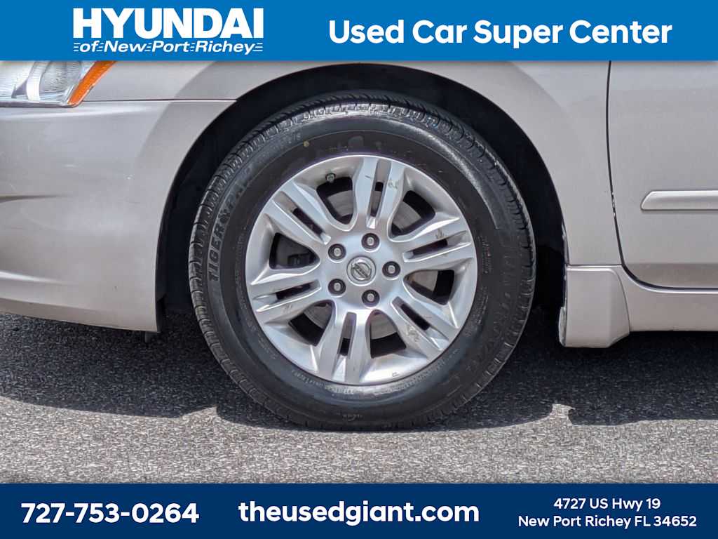 Thumbnail: 2011 Nissan Altima - 10