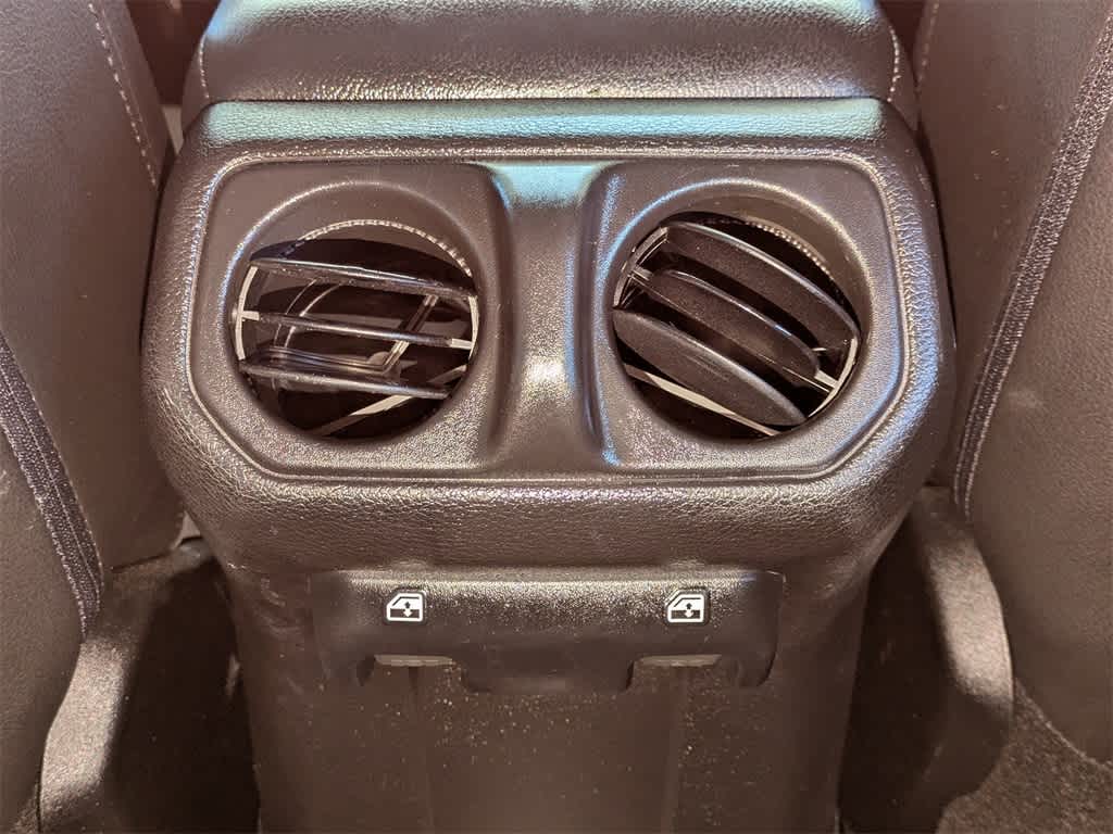 Thumbnail: 2021 Jeep Wrangler - 15