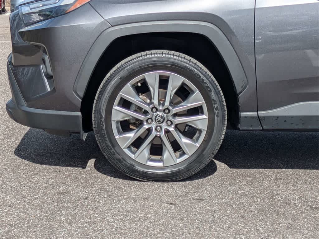 Thumbnail: 2022 Toyota RAV4 - 10