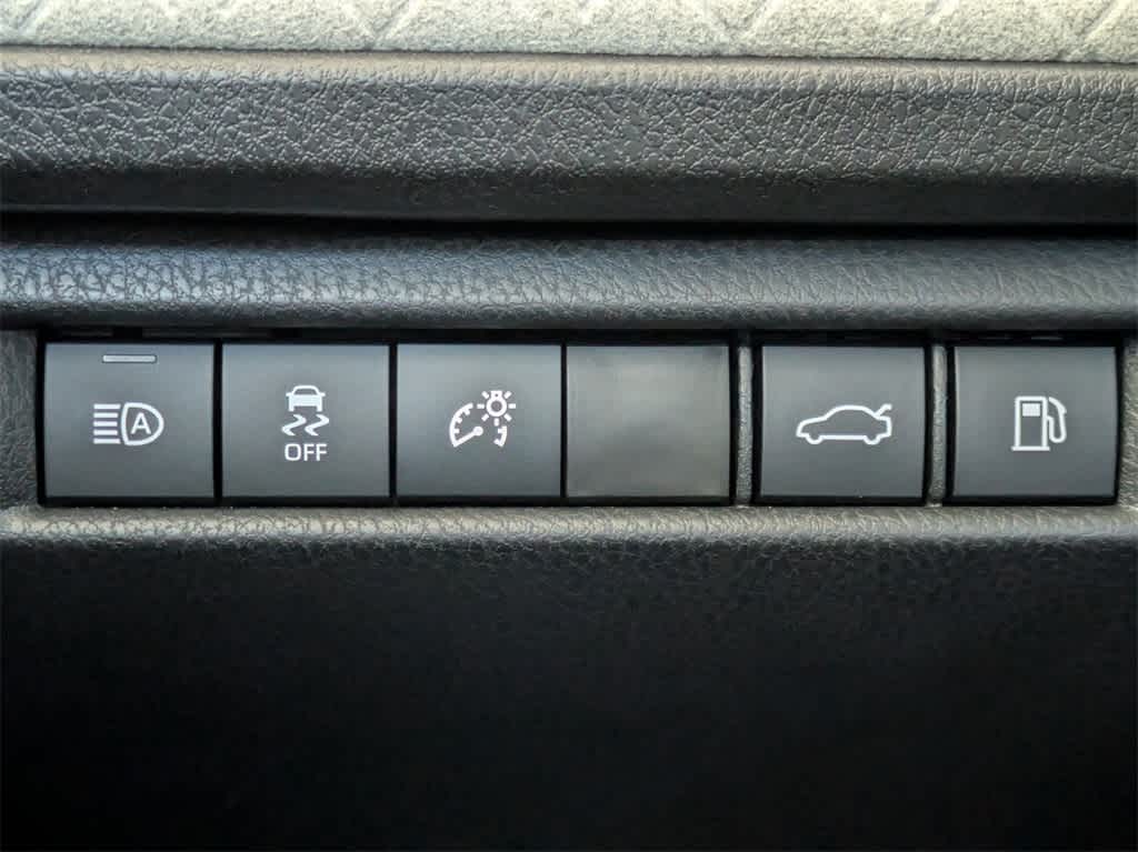 Thumbnail: 2025 Toyota Camry - 32