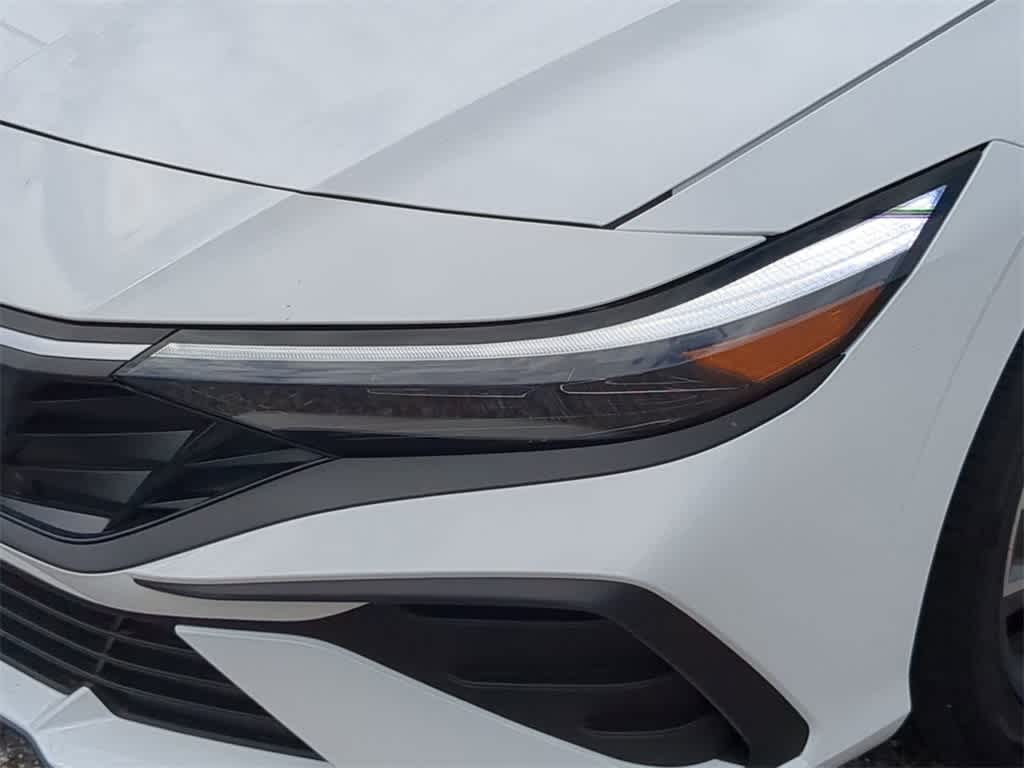 Thumbnail: 2025 Hyundai Elantra - 10