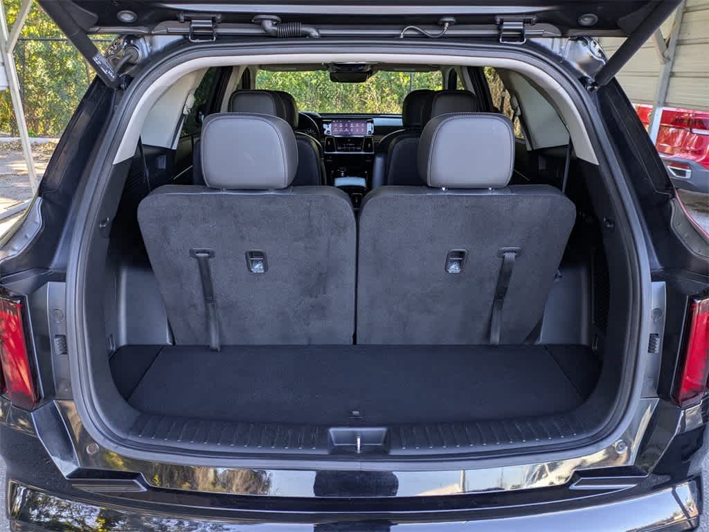 Thumbnail: 2023 Kia Sorento - 12