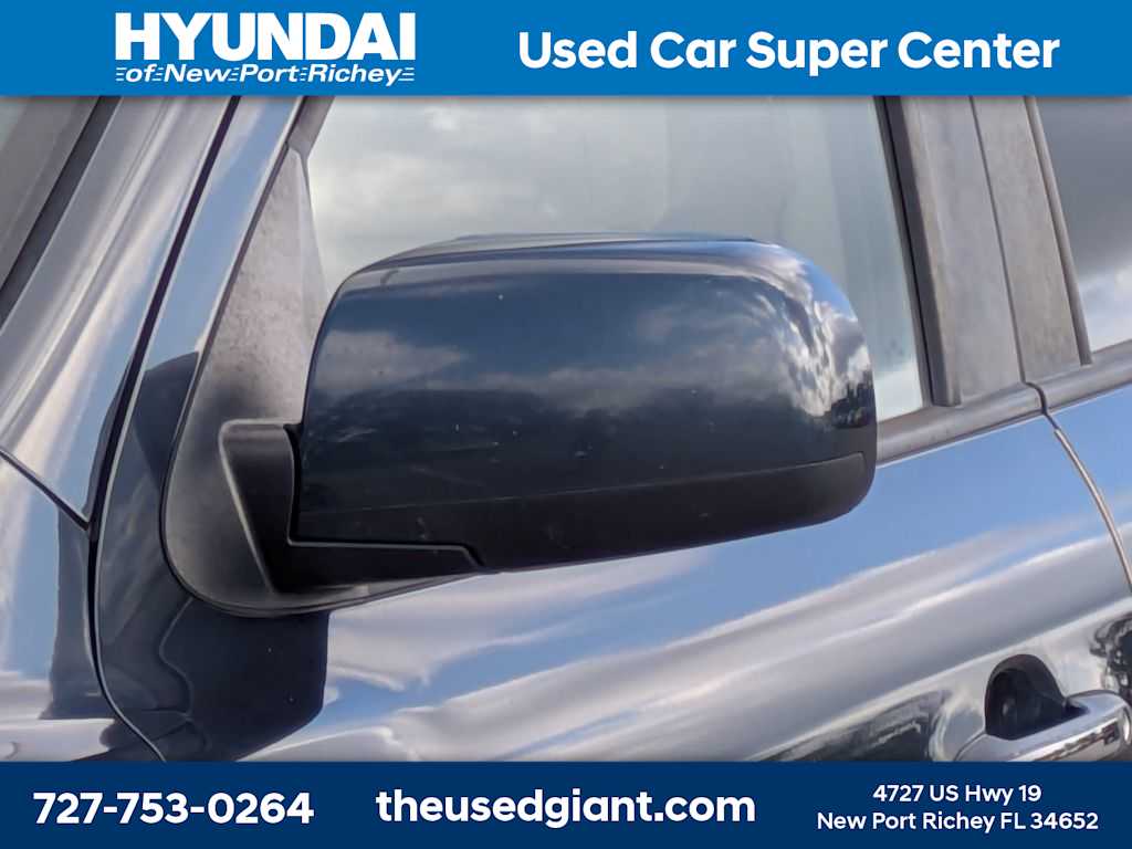 Thumbnail: 2010 Hyundai Santa Fe - 11