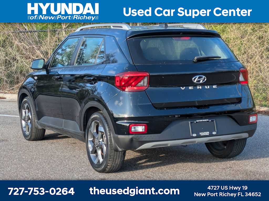 Thumbnail: 2023 Hyundai Venue - 3