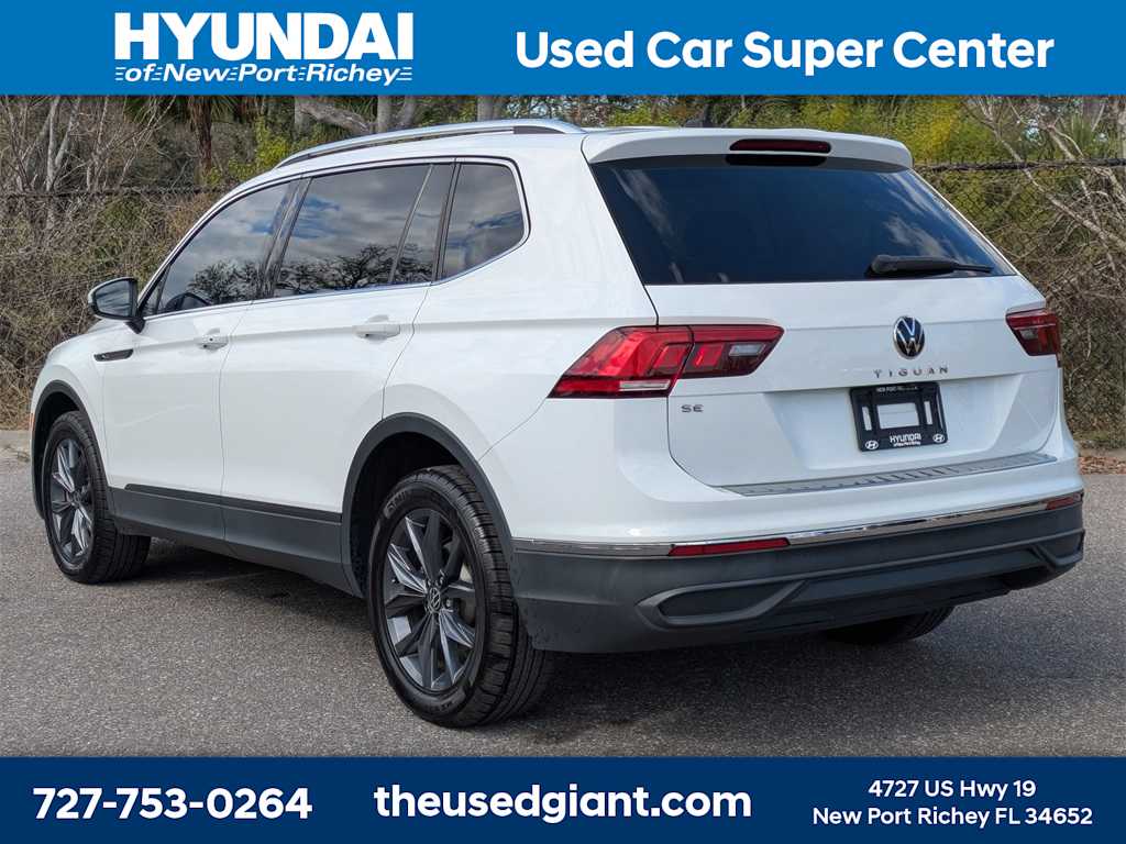 Thumbnail: 2022 Volkswagen Tiguan - 3