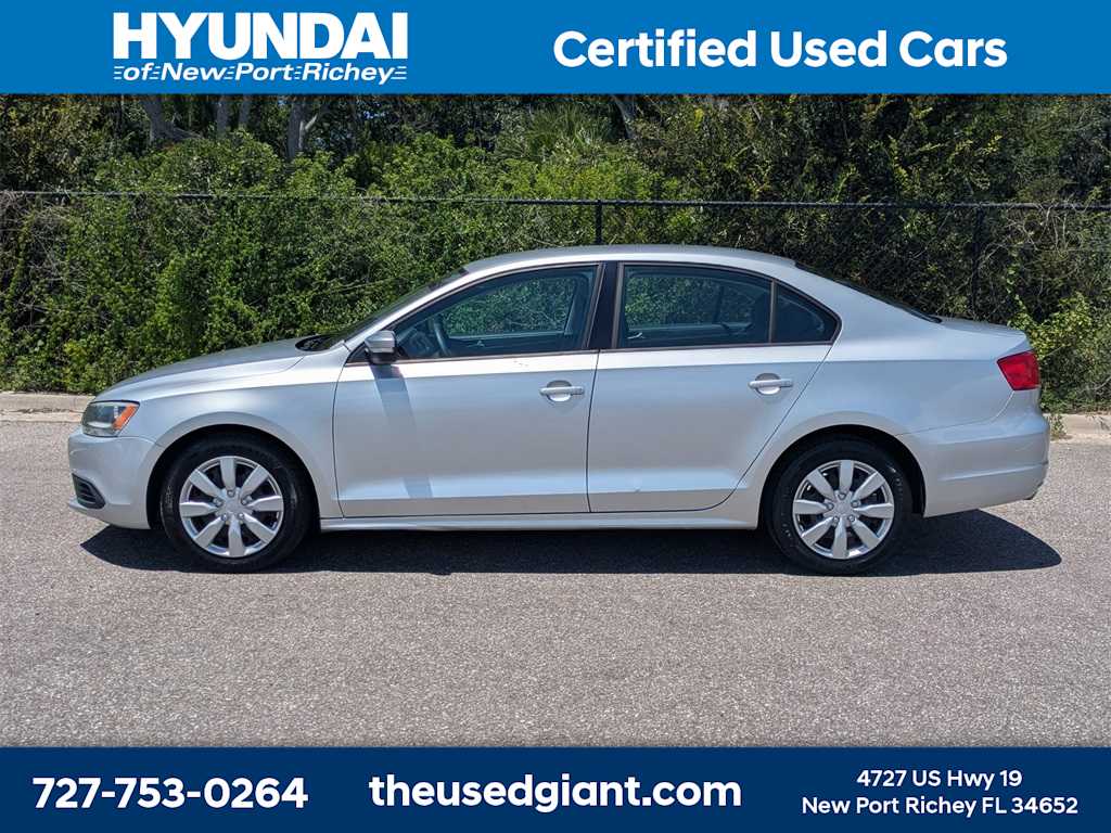 Thumbnail: 2011 Volkswagen Jetta - 2