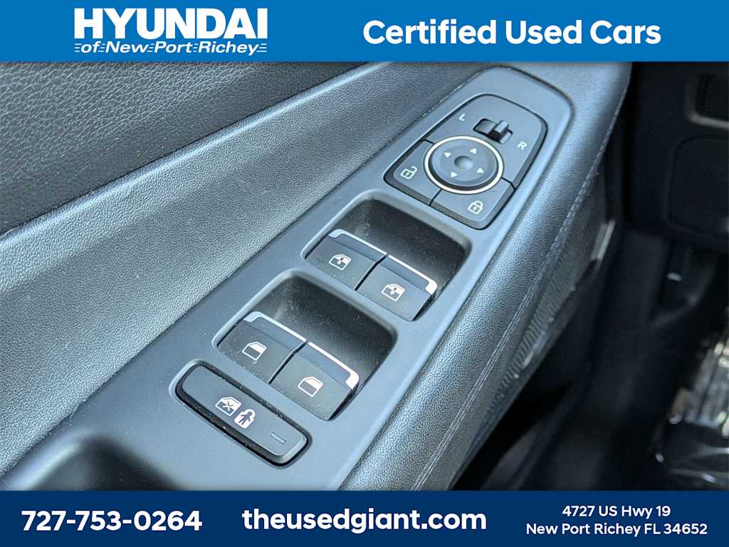 Thumbnail: 2022 Hyundai Santa Fe - 32