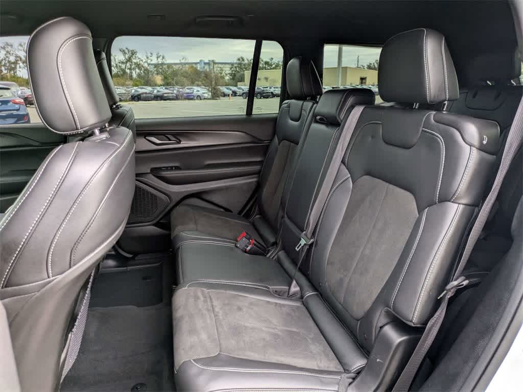 Thumbnail: 2023 Jeep Grand Cherokee L - 18