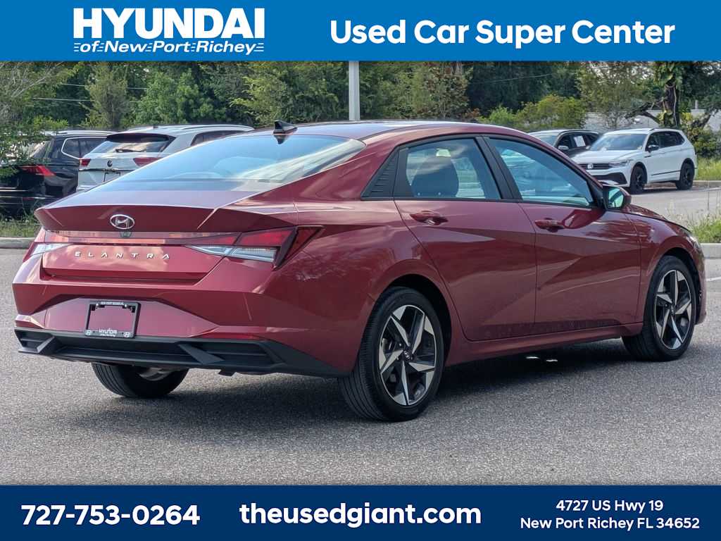 Thumbnail: 2023 Hyundai Elantra - 5