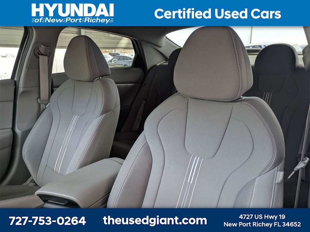 Thumbnail: 2024 Hyundai Elantra - 3