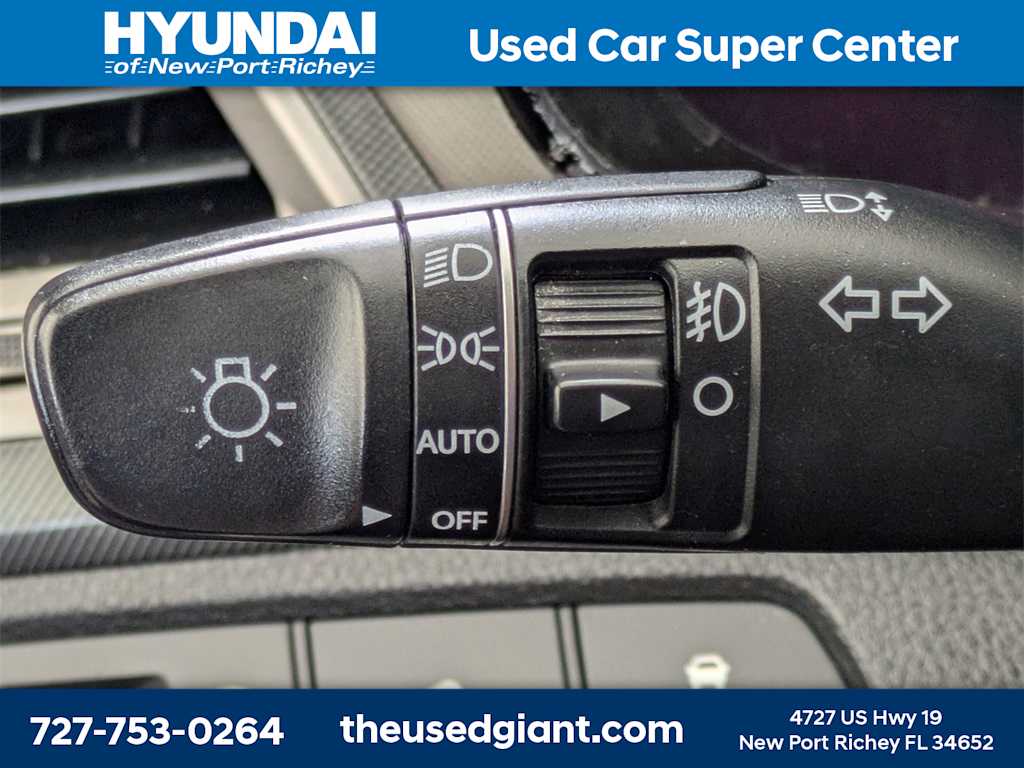 Thumbnail: 2013 Hyundai Santa Fe - 29