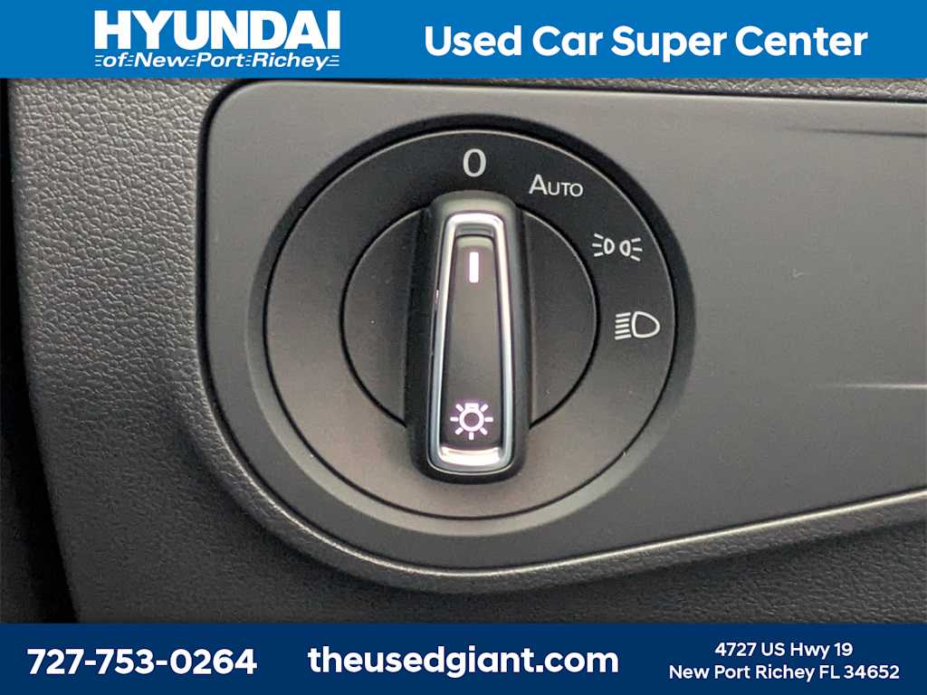 Thumbnail: 2022 Volkswagen Tiguan - 32