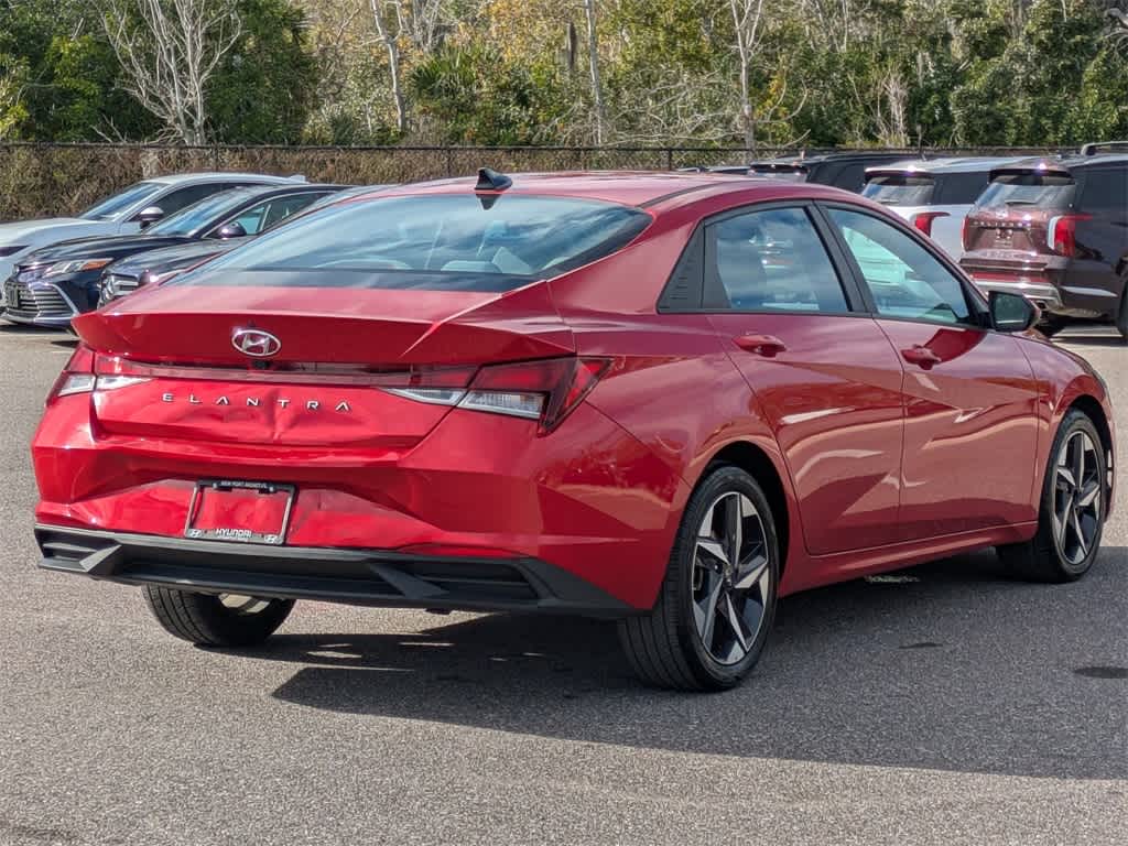 Thumbnail: 2023 Hyundai Elantra - 5