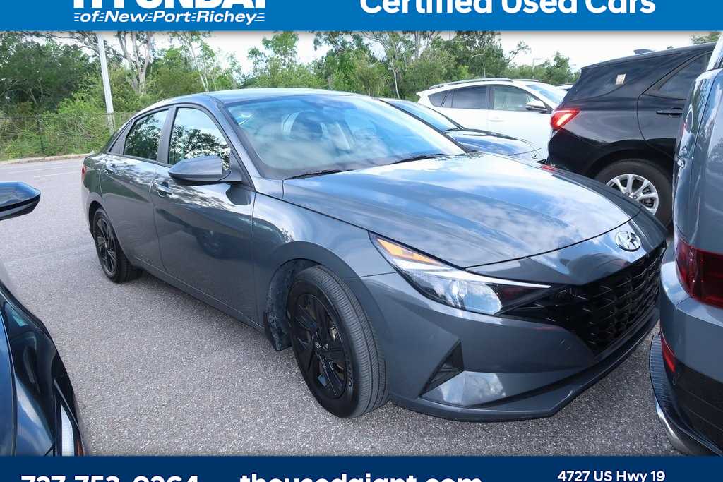 Thumbnail: 2023 Hyundai Elantra - 4
