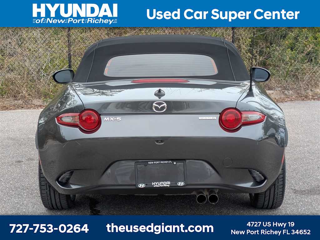 Thumbnail: 2022 Mazda MX-5 Miata - 4