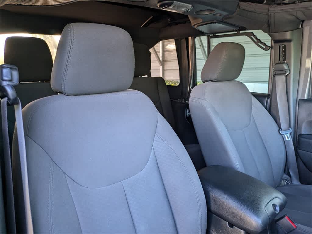 Thumbnail: 2017 Jeep Wrangler - 6