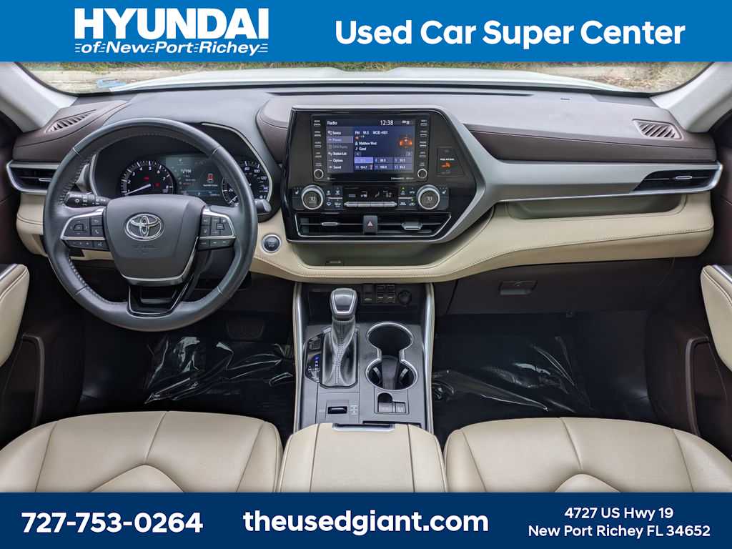 Thumbnail: 2021 Toyota Highlander - 21