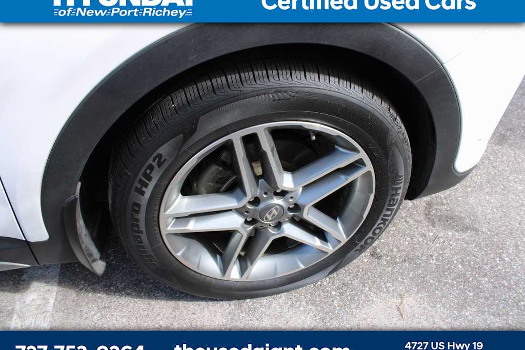 Thumbnail: 2019 Hyundai Santa Fe - 6