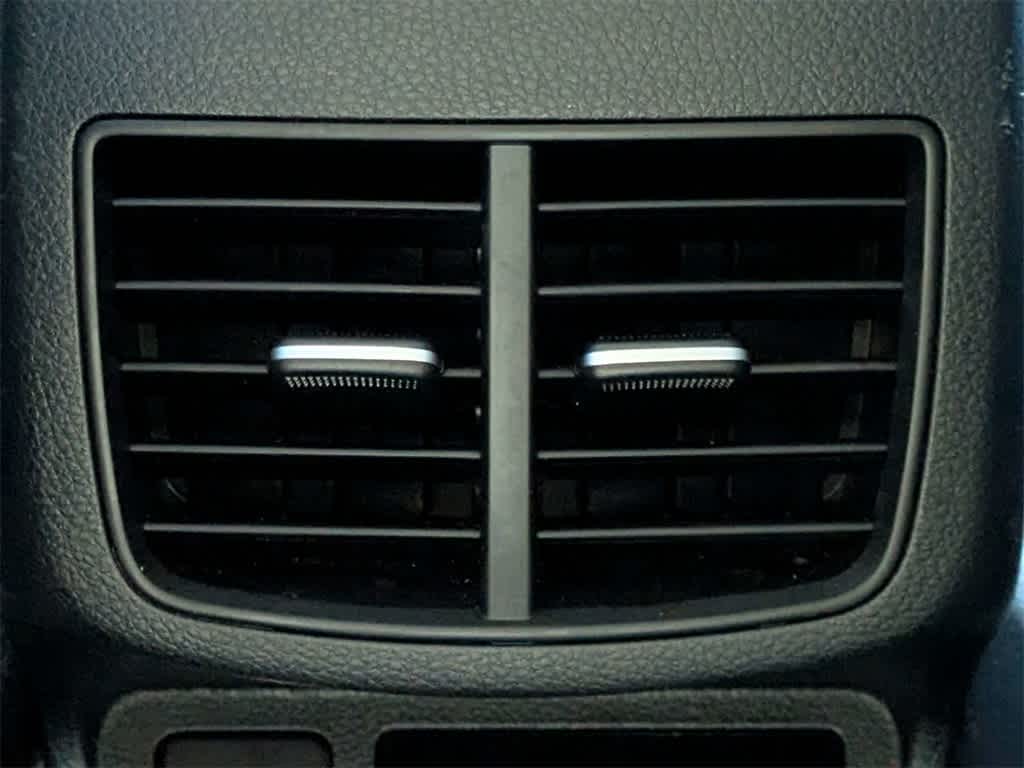 Thumbnail: 2024 Kia Seltos - 15