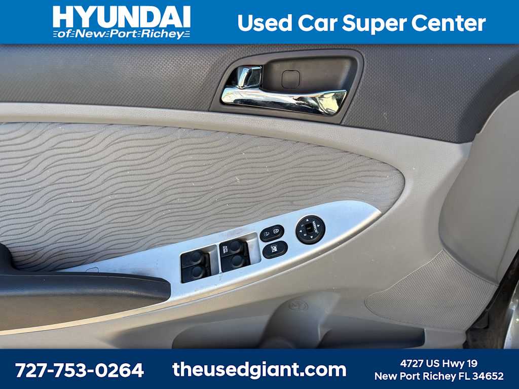 Thumbnail: 2012 Hyundai Accent - 9