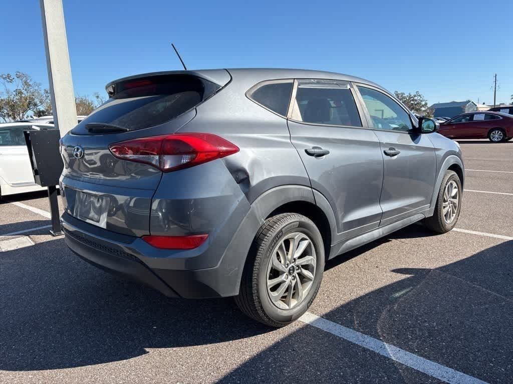 Thumbnail: 2016 Hyundai Tucson - 3