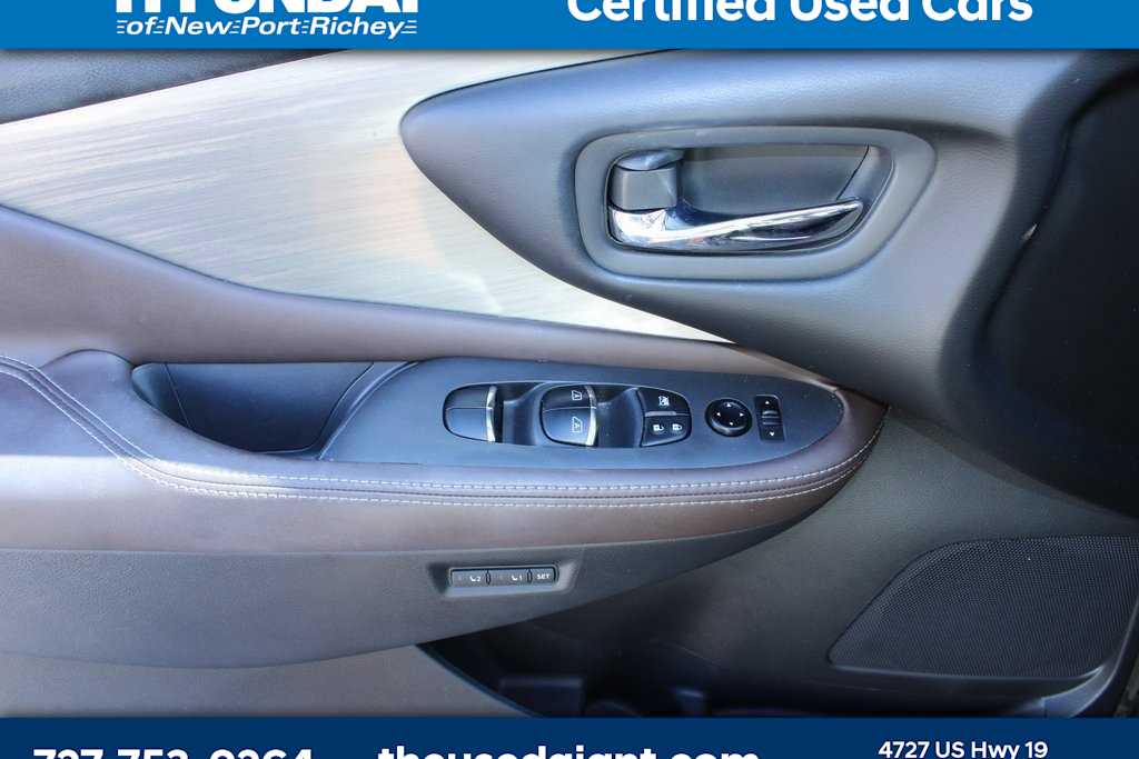 Thumbnail: 2016 Nissan Murano - 10