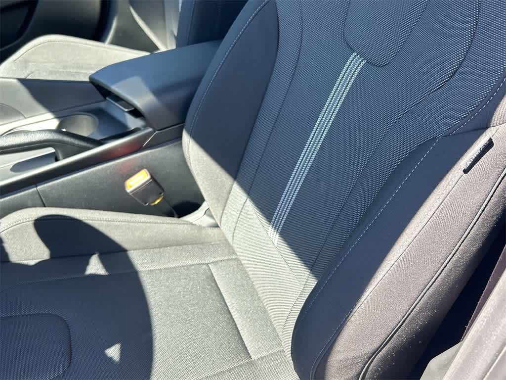 Thumbnail: 2025 Hyundai Elantra - 16