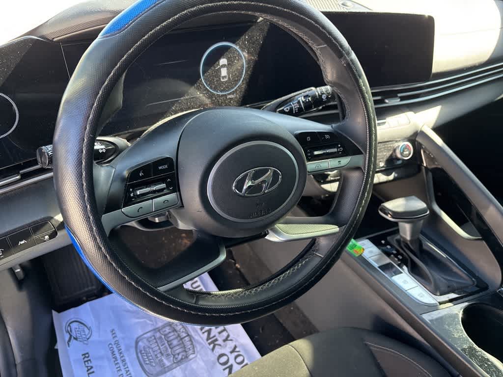 Thumbnail: 2023 Hyundai Elantra - 10