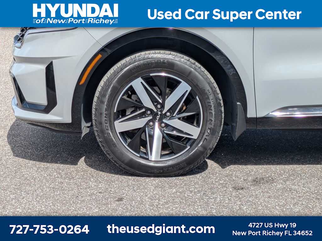 Thumbnail: 2023 Kia Sorento - 10