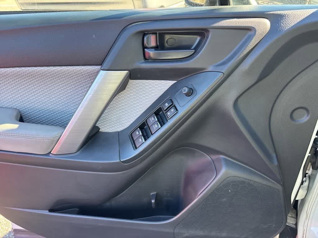 Thumbnail: 2017 Subaru Forester - 12